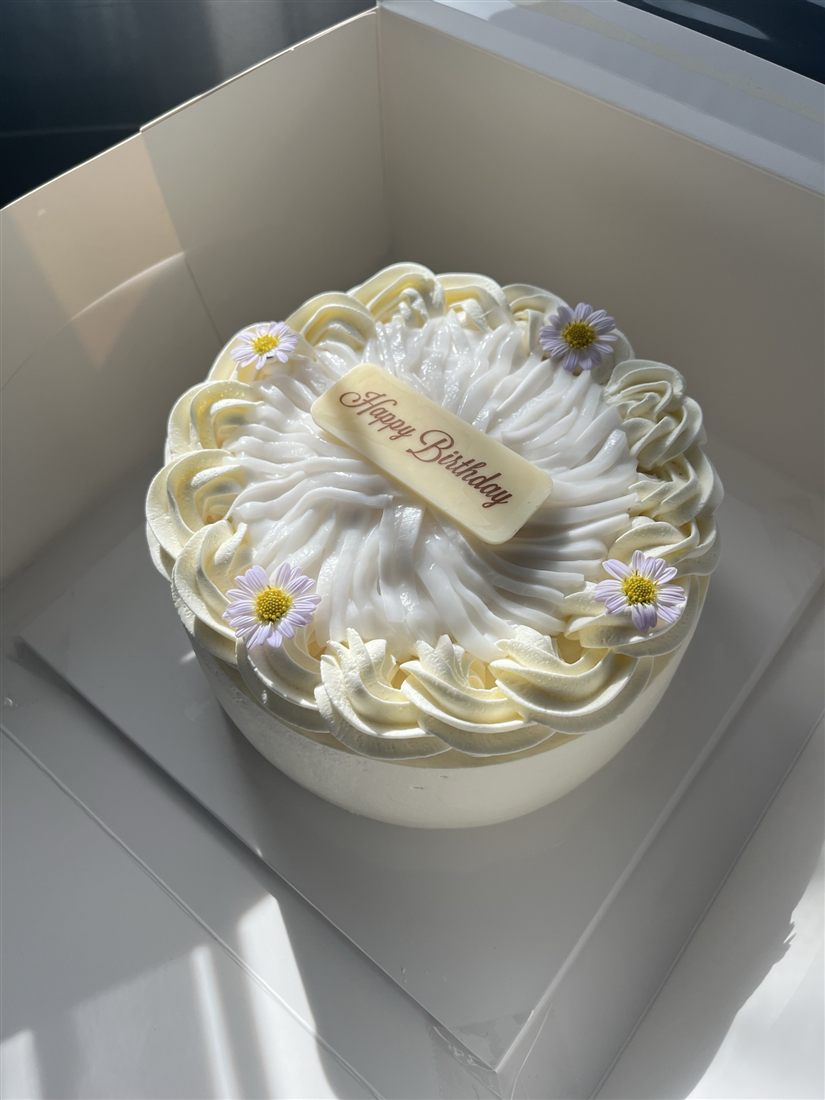 Coconut cream cake